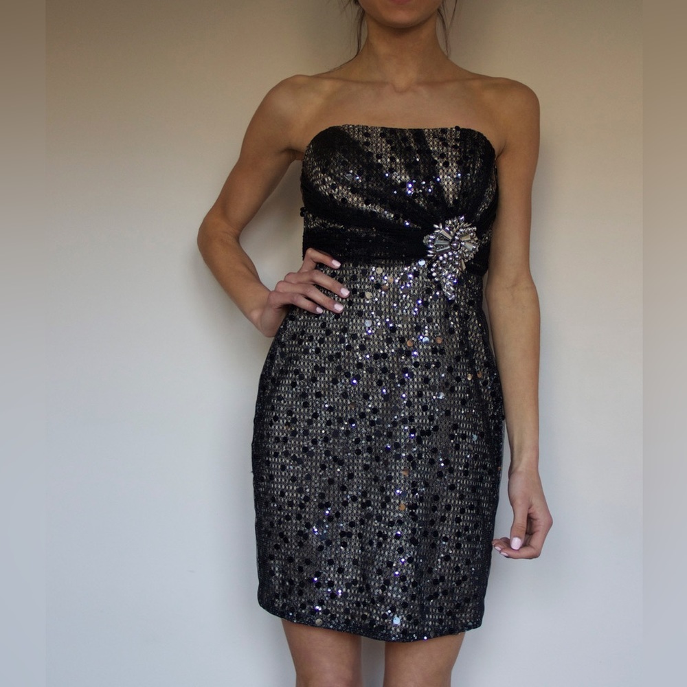 Short Strapless Sequined Dress. Color Black/ Nude. Size Small. Brand New.